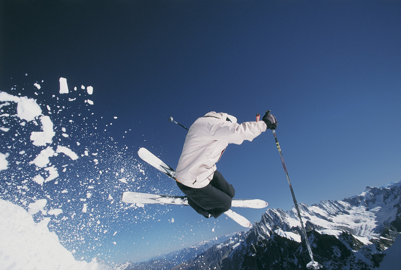 First Aid training for snowsports injuries